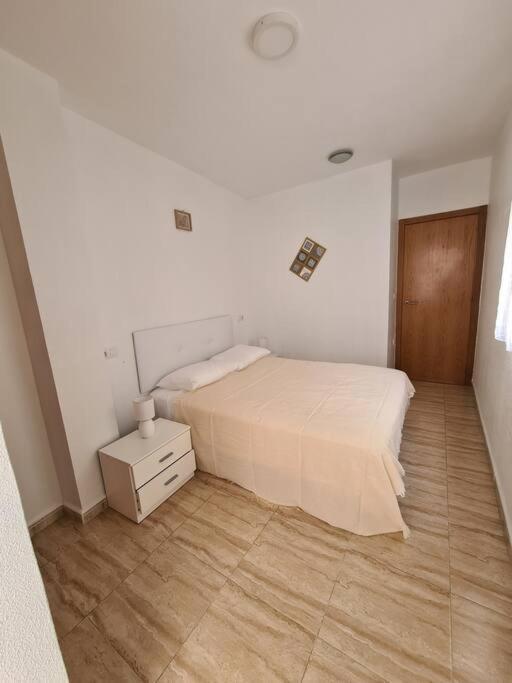 Beautiful Apartment With Patio Torrevieja Exterior foto