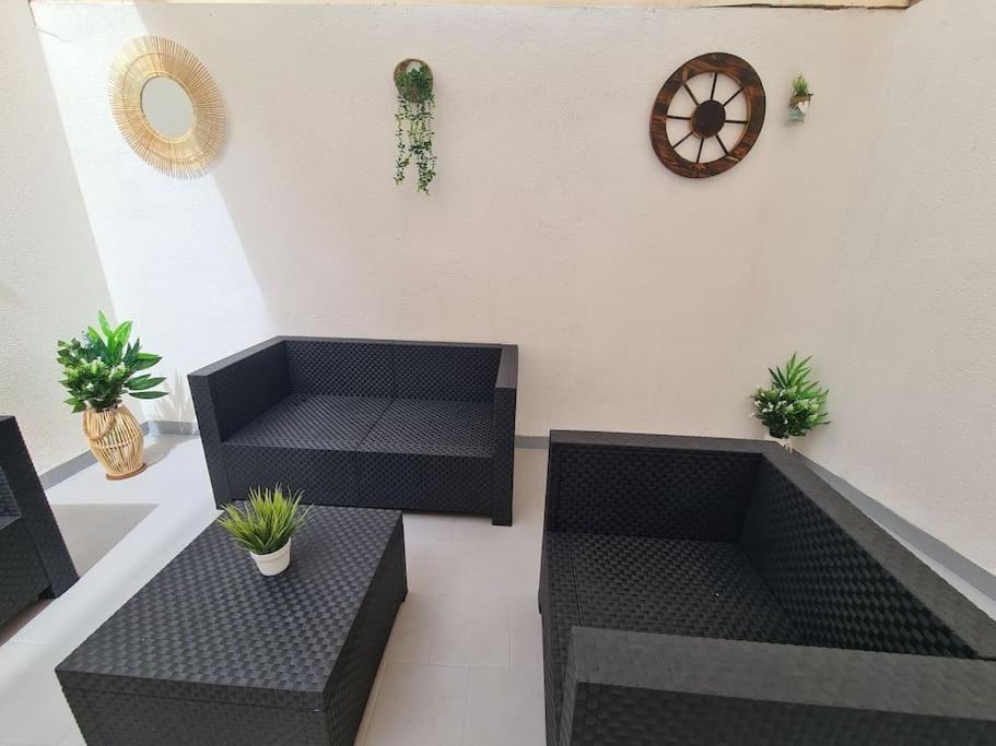 Beautiful Apartment With Patio Torrevieja Exterior foto